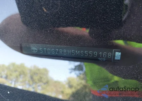 2021 Toyota Highlander Xle z USA, uszkodzony, nr VIN 5TDGZRBH5MS559168